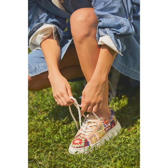 🎉LAST CHANCE🎉 FREE PEOPLE Catch Me If You Can Crochet Sneakers / Multi - Picture 14 of 16